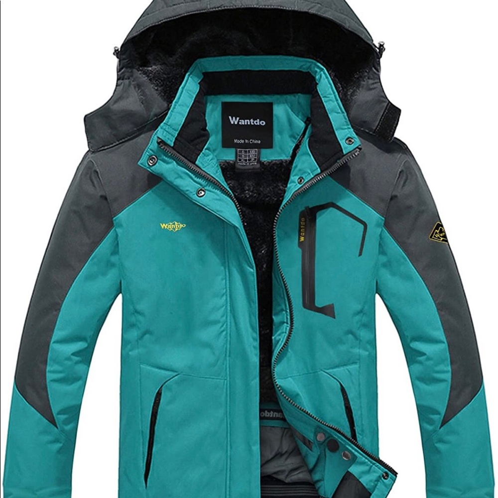 Waterproof Women’s Winter Ski Coat Medium